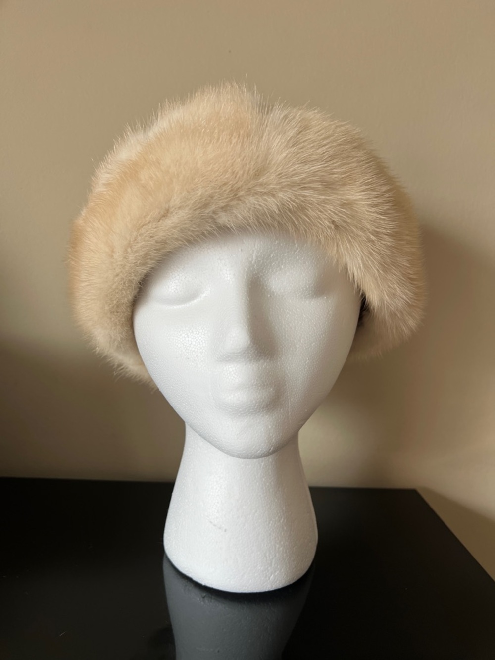 VINTAGE Mink Hat • Simpson’s • Ivory Blonde • Soft Luxury